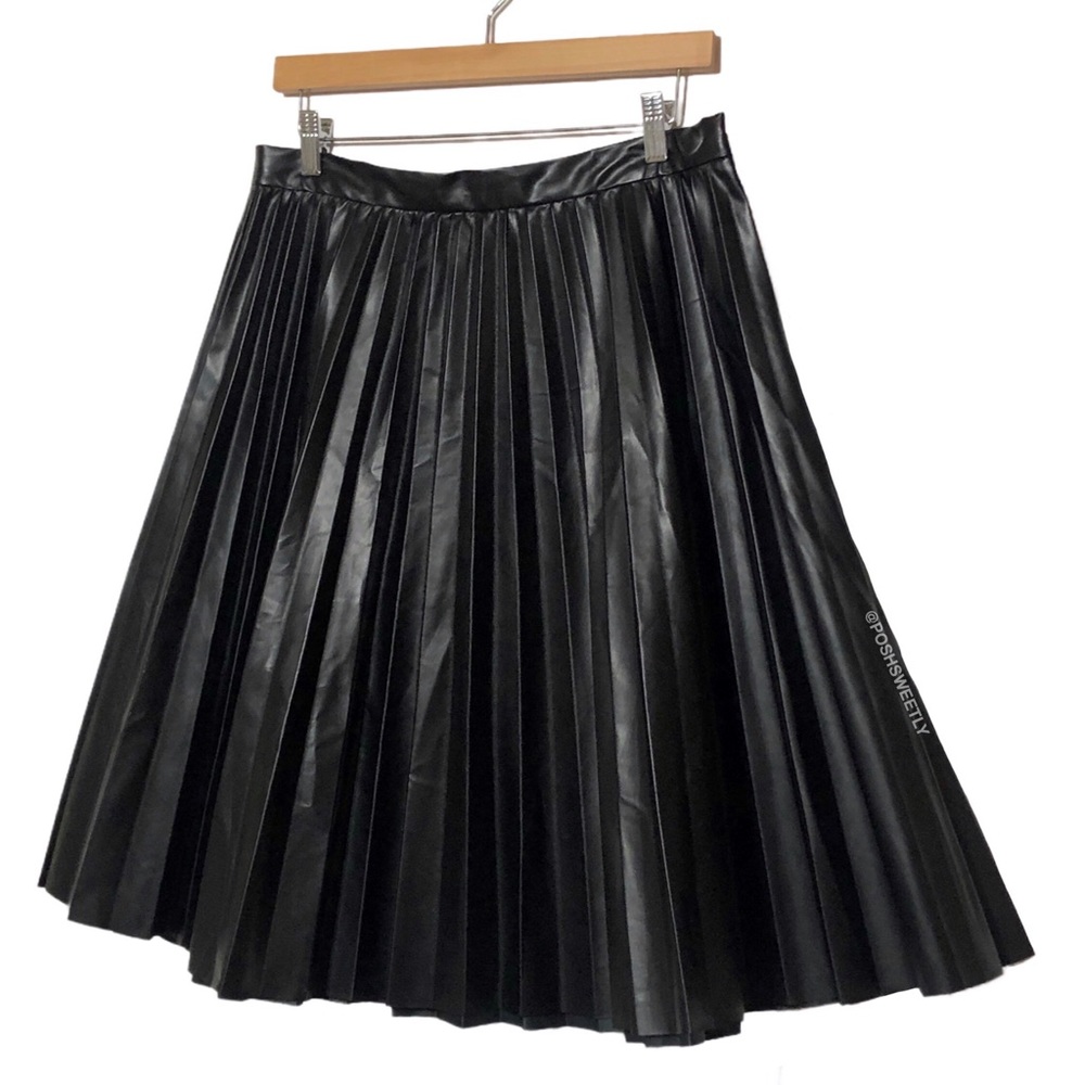 Kate Kasin Pleated Vegan Leather Skirt - Picture 2 of 12